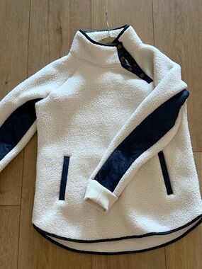 Southern Tide Laura Cream Sherpa Pullover with Navy Trim  Quilted Sleeves